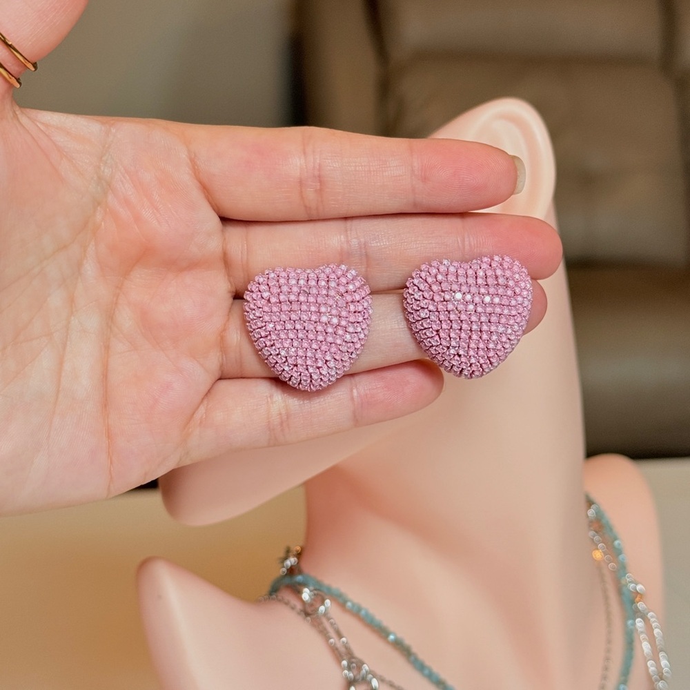 ⚜️ Pink Heart Stud Earrings - Picture 14 of 15